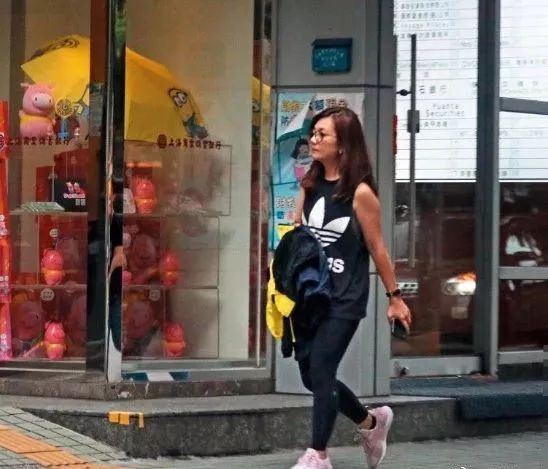 陈绮贞街头接吻后续,陈绮贞分手后新恋情曝光