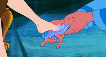 啊呀!你的脚后跟看起来糙得像位“真正男子汉”