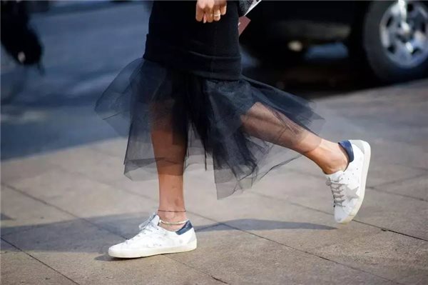 小白鞋为什么总是黄,小白鞋为什么百搭