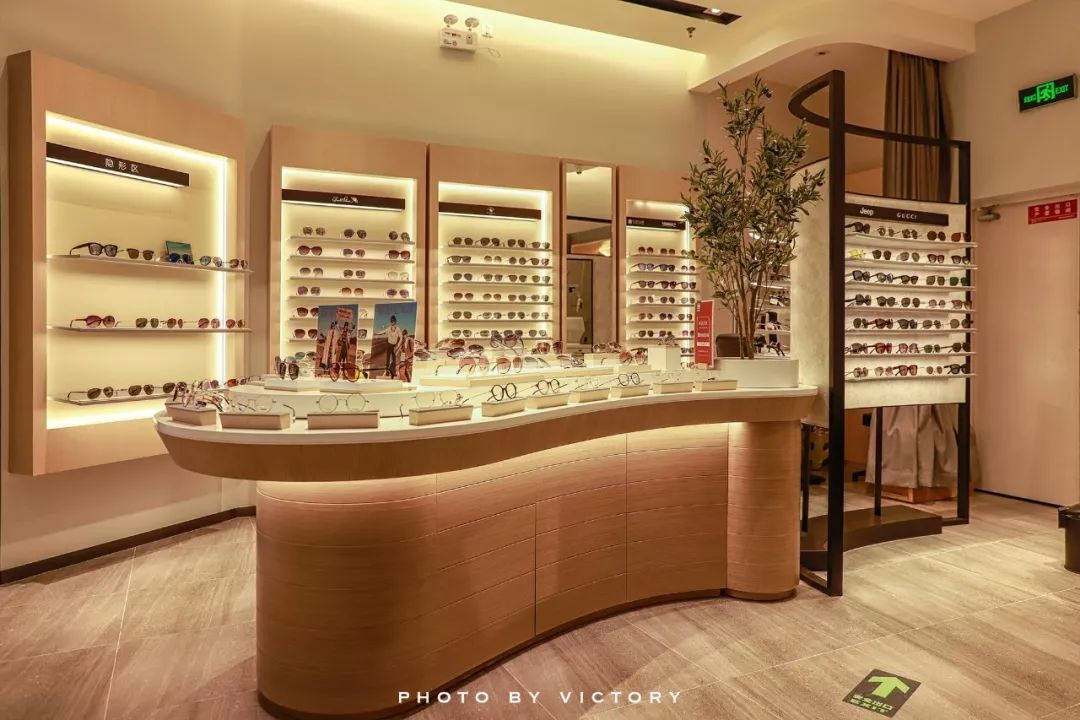 喜茶、和府捞面、兰巴赫……齐聚曲江老牌商场，等你Pick！