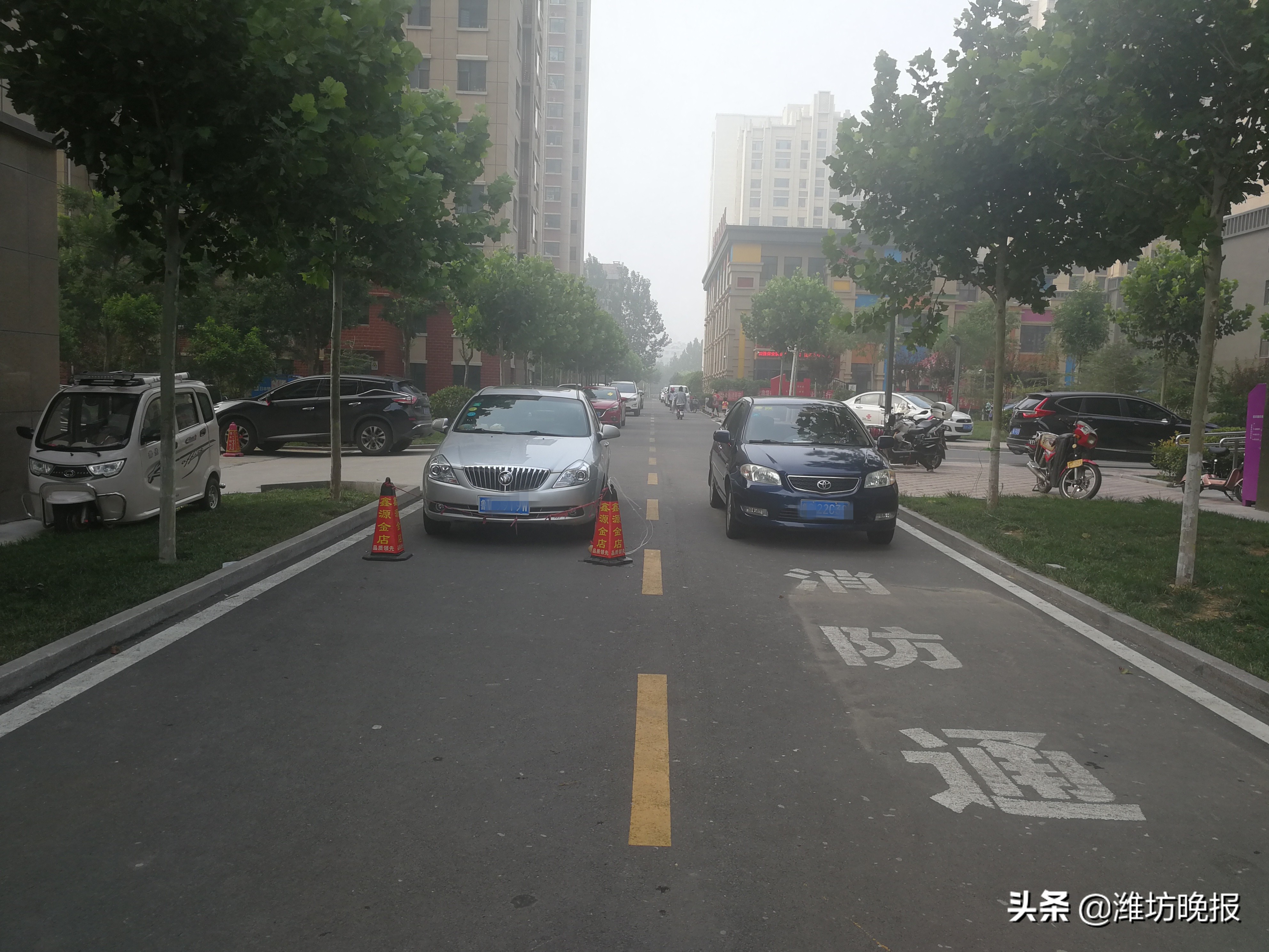 好好的“人车分流”咋乱了套?金鼎华府停车混乱引业主不满