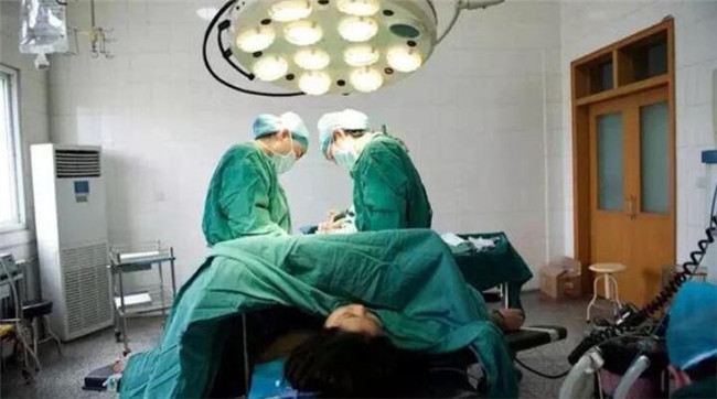 为何剖腹产也要“刮毛”?医生不告诉,妈妈也要知道