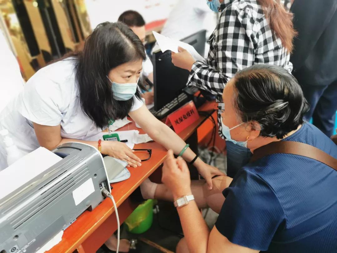 走进革命老区开展义诊活动标题,为庆祝建党100周年举行的义诊