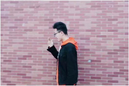 母亲残疾,家庭负债！他打破寒门,上大学,办公司,斩获4个国家奖！