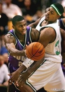 篮球阻挡犯规教学视频,篮球阻挡犯规案例20秒