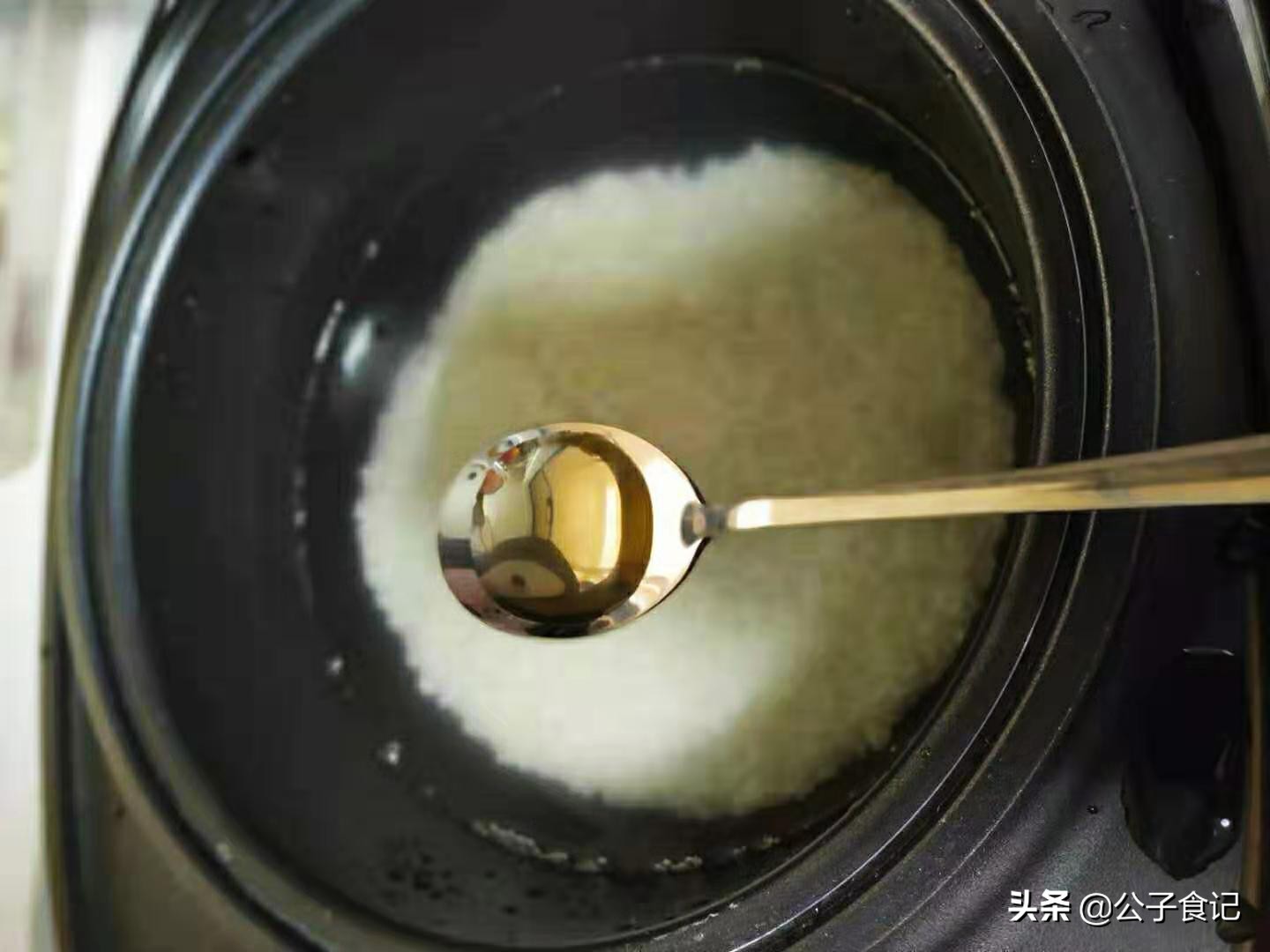 陈米怎样蒸更白透亮,陈米好吃还是新米好吃