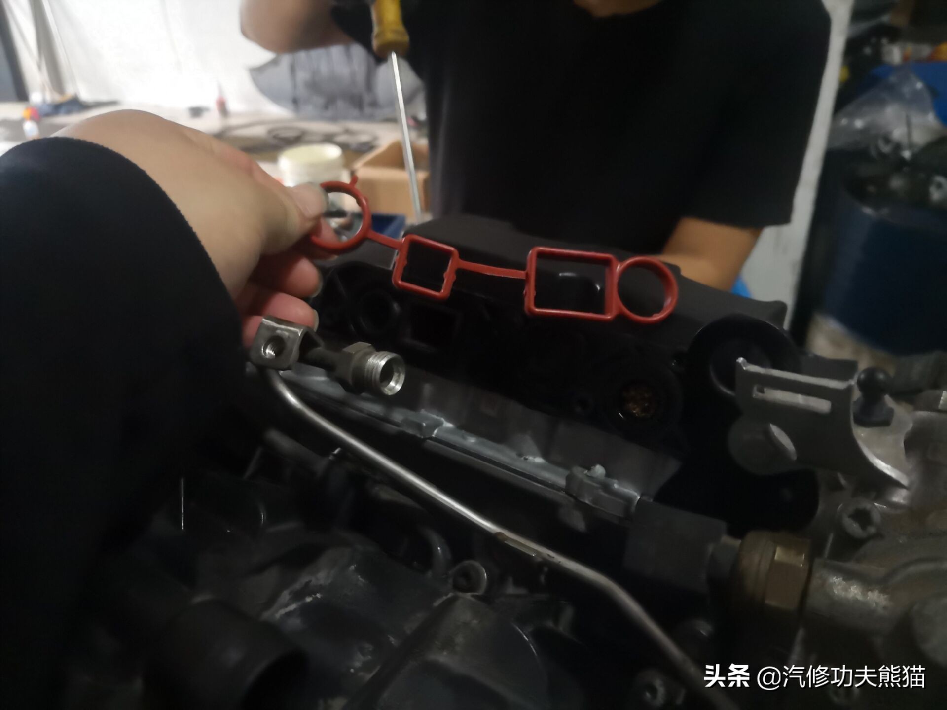 10年奥迪a6l2.0t烧机油维修,奥迪a6l2.0t烧机油吗