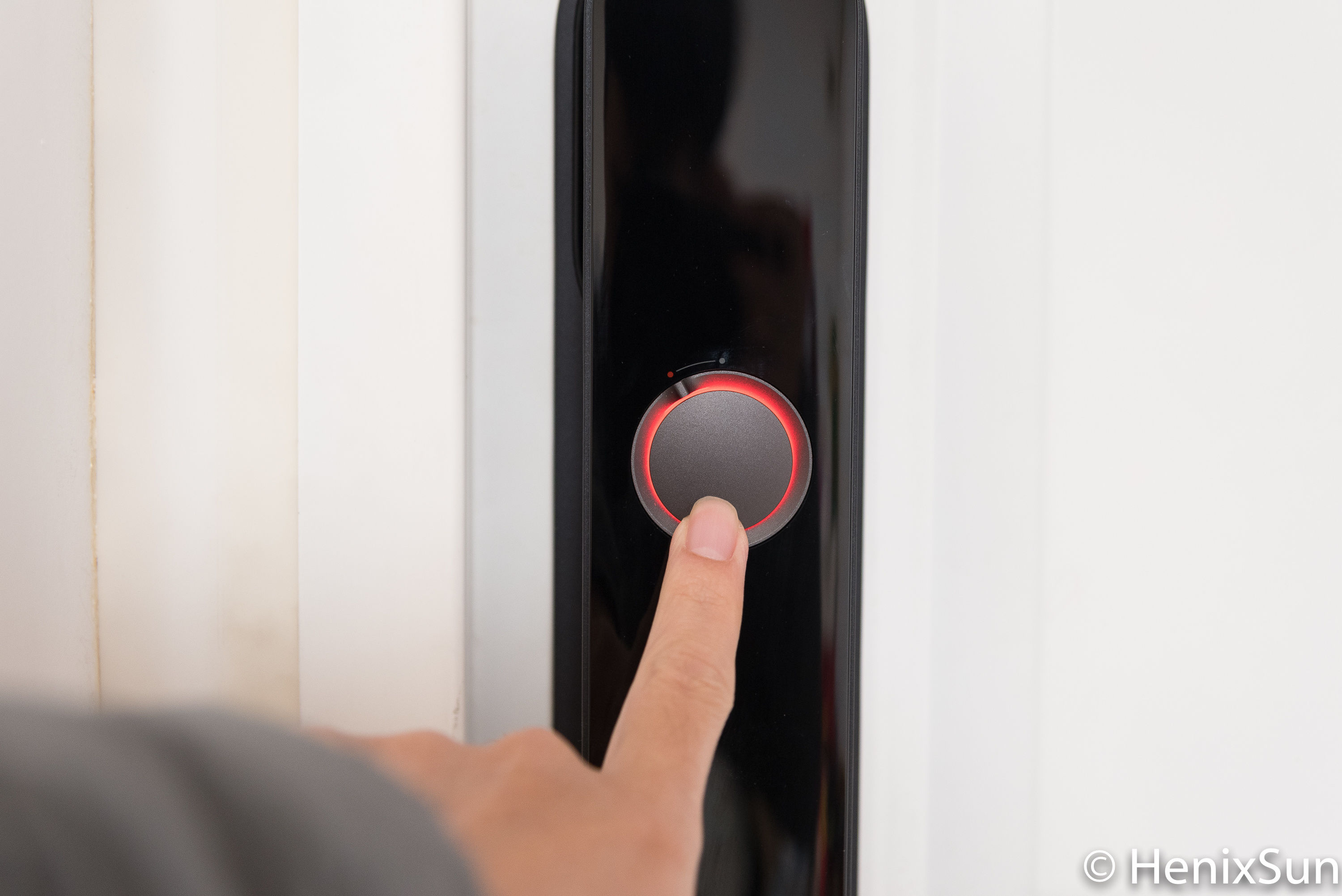 智能家居开门亮灯需要什么,智能家居如何实现灯光逐一亮起