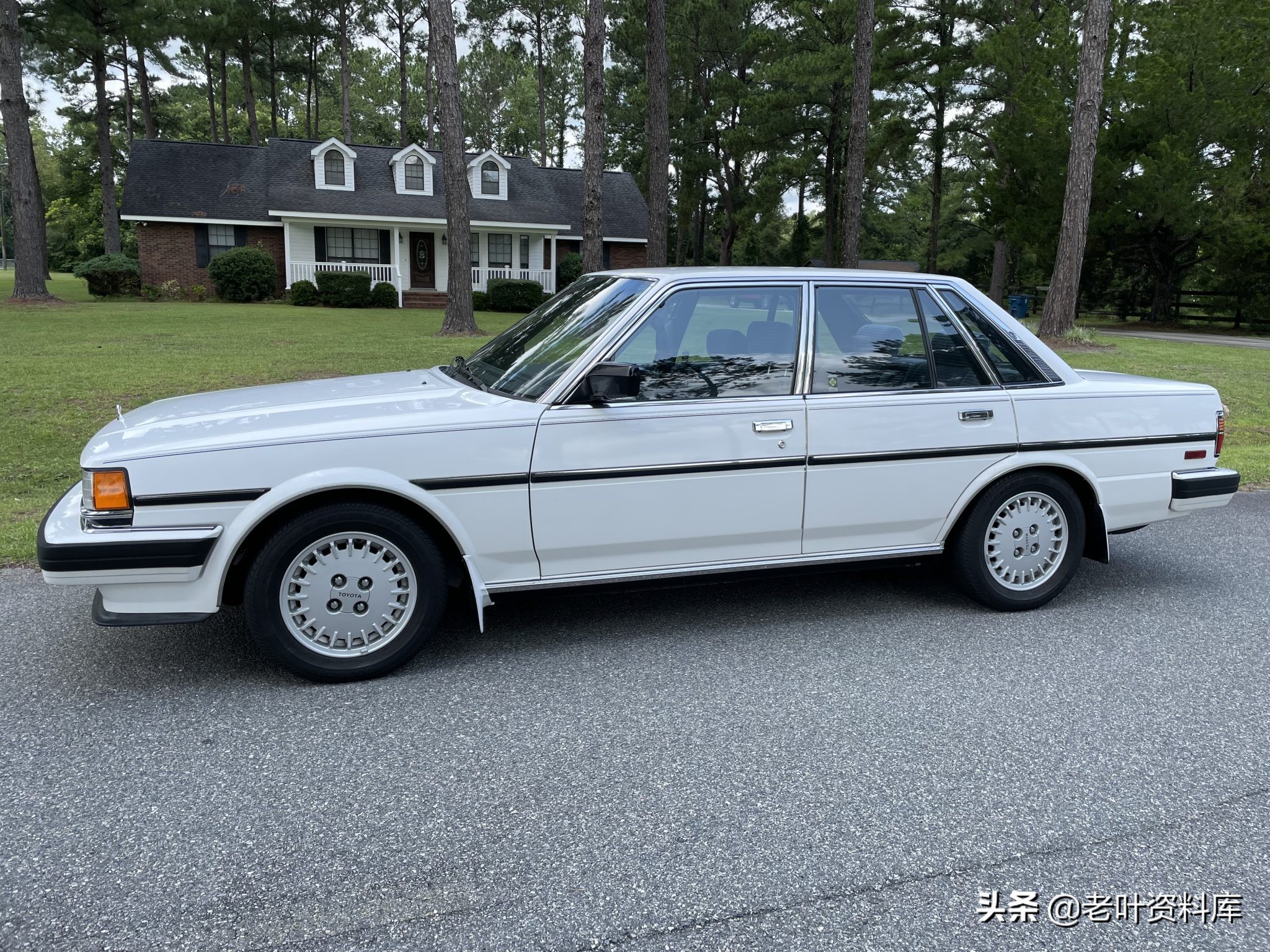 09年的丰田轿车,10年丰田轿车系列大全