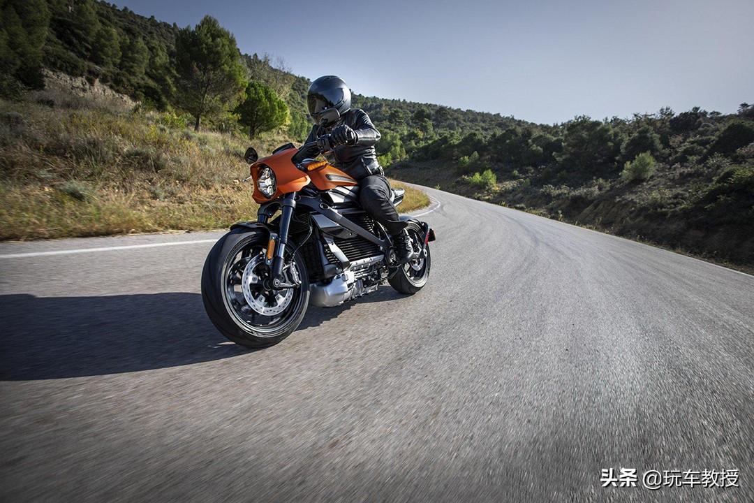 哈雷戴维森livewire电动摩托车,哈雷电动摩托车livewire价格