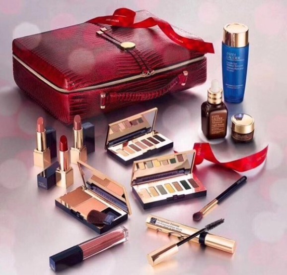 大牌圣诞限定专柜,圣诞限定值得购吗