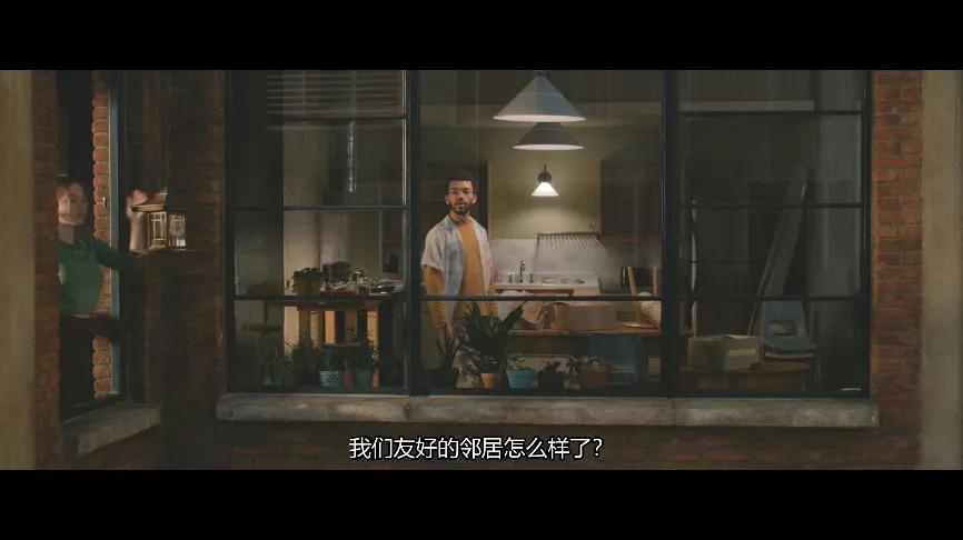 全片高能反转，性感美女化身“*窥偷**狂”