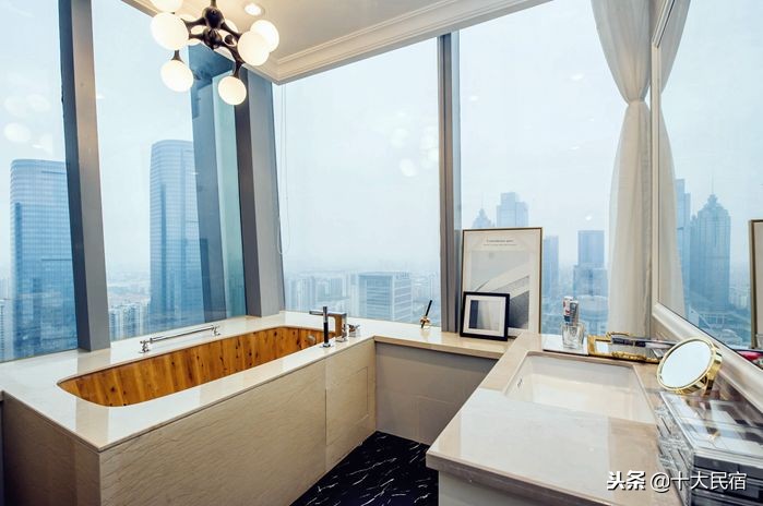 苏州东方之门最高级公寓,苏州东山风景最好的民宿前十名