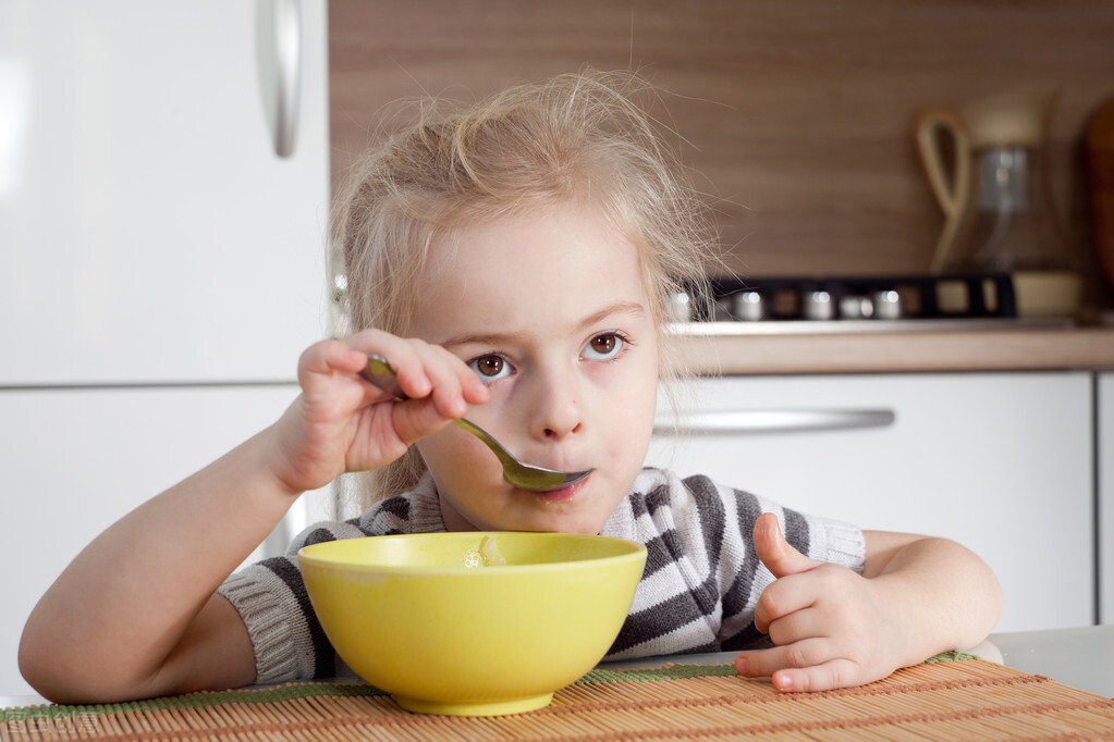 幼儿园报名后不想去了可以退费吗,孩子上大班了不想上幼儿园怎么办