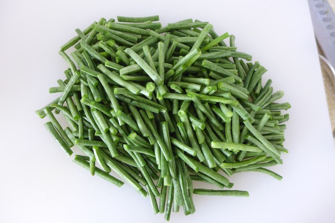 拌凉菜的调料怎么做好吃又香呢,拌凉菜主要少不了的调料