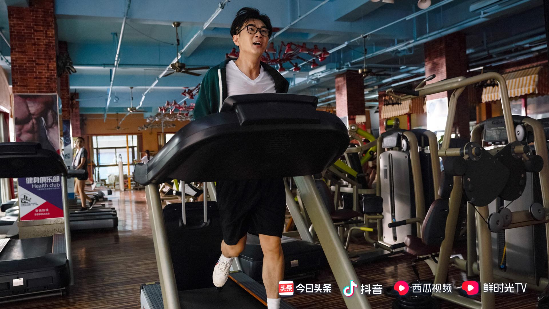 盛赞《大赢家》,重新定义赢家,怒批“形式主义”,让“劫匪”赢