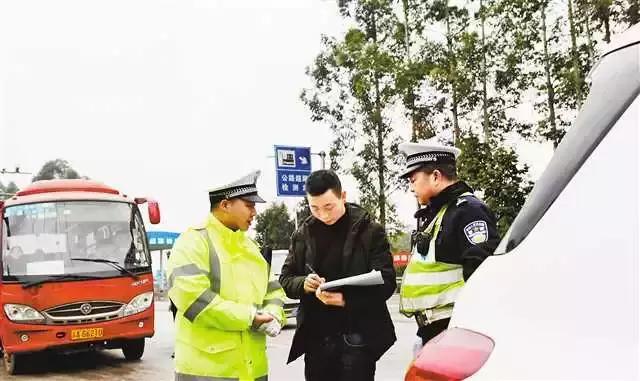 春运首日重庆铁路全站发送旅客超14万人次