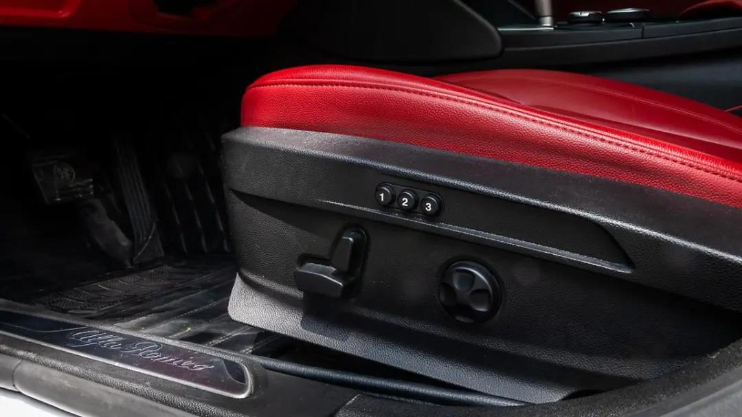 意大利风情满载的阿尔法罗密欧Giulia，还有个名字叫做“勇气”