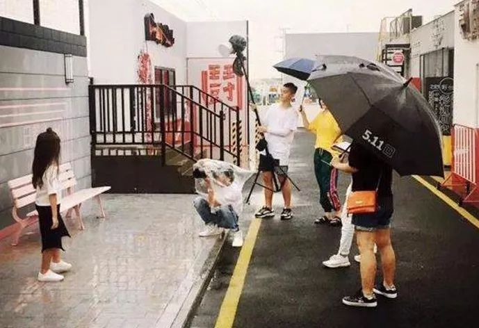 中国娱乐圈卖淫案,18线艺人爆料娱乐圈潜规则