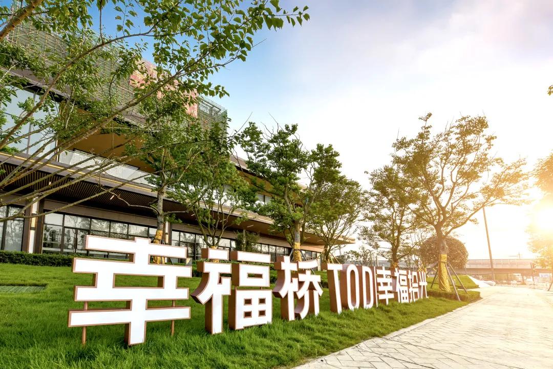 贵州融入成渝地区双城经济圈,成渝双城经济圈成都和重庆定位