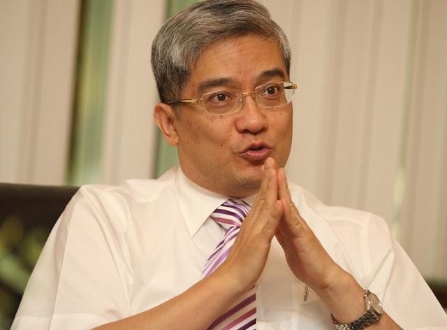 *咸平郎**：从“郎监管”到“江左霉郎”，一个经济学家的走红与坠落