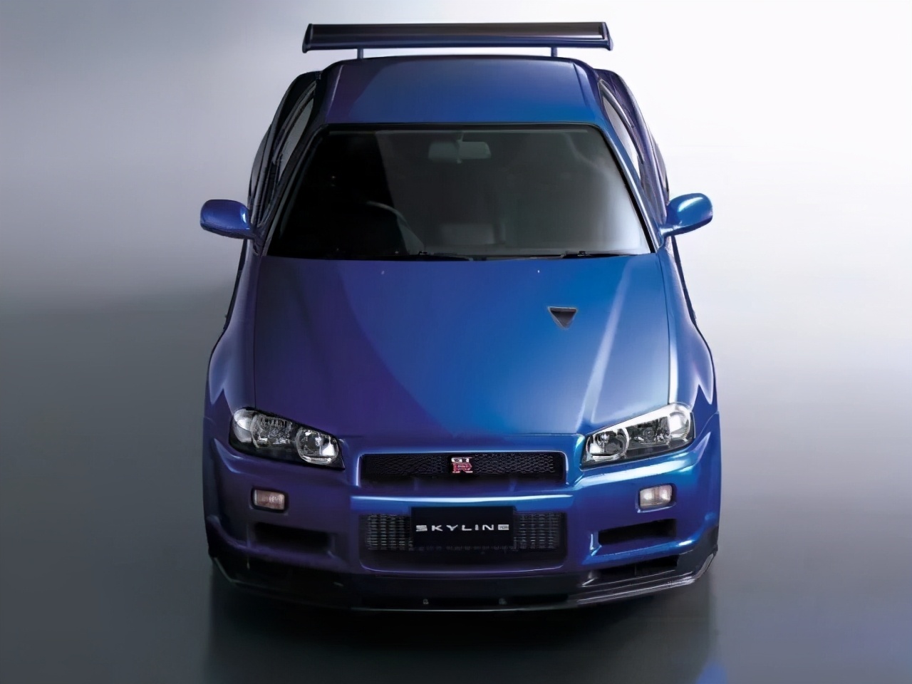 日产gt-r和skyline的区别,老款日产skylinegtr战神