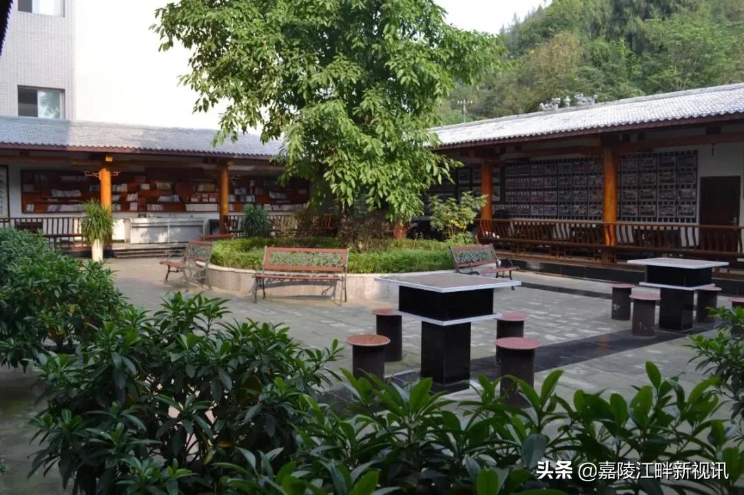 阆中市白塔初级中学,阆中市白塔初级中学35届运动会