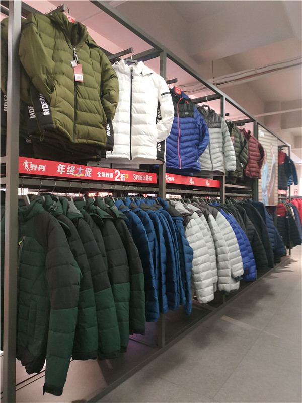 晋江鞋都安踏,福建晋江李宁安踏运动鞋