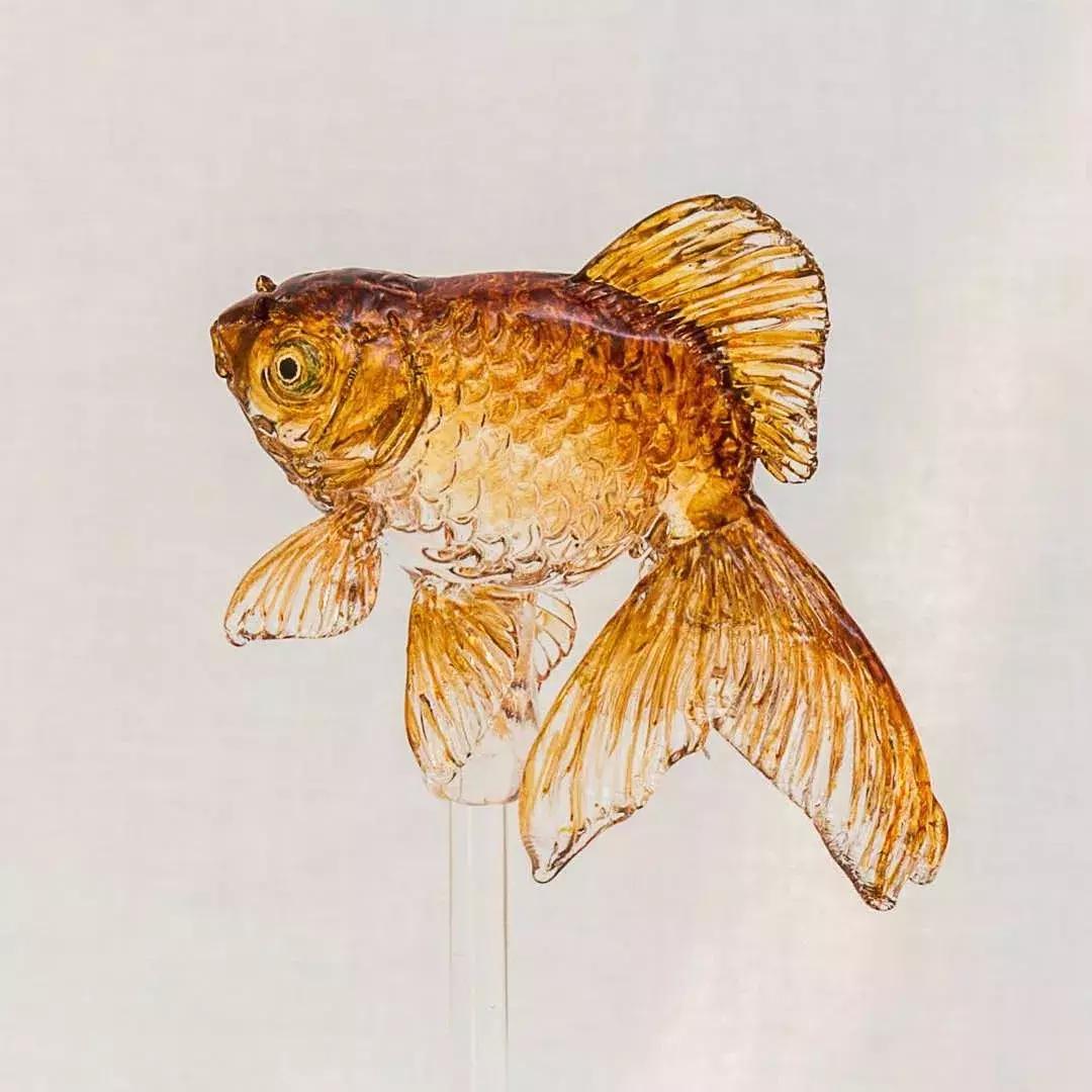 21岁日本小伙立志复兴糖艺制作,5分钟捏出金鱼熊猫,你舍得吃吗