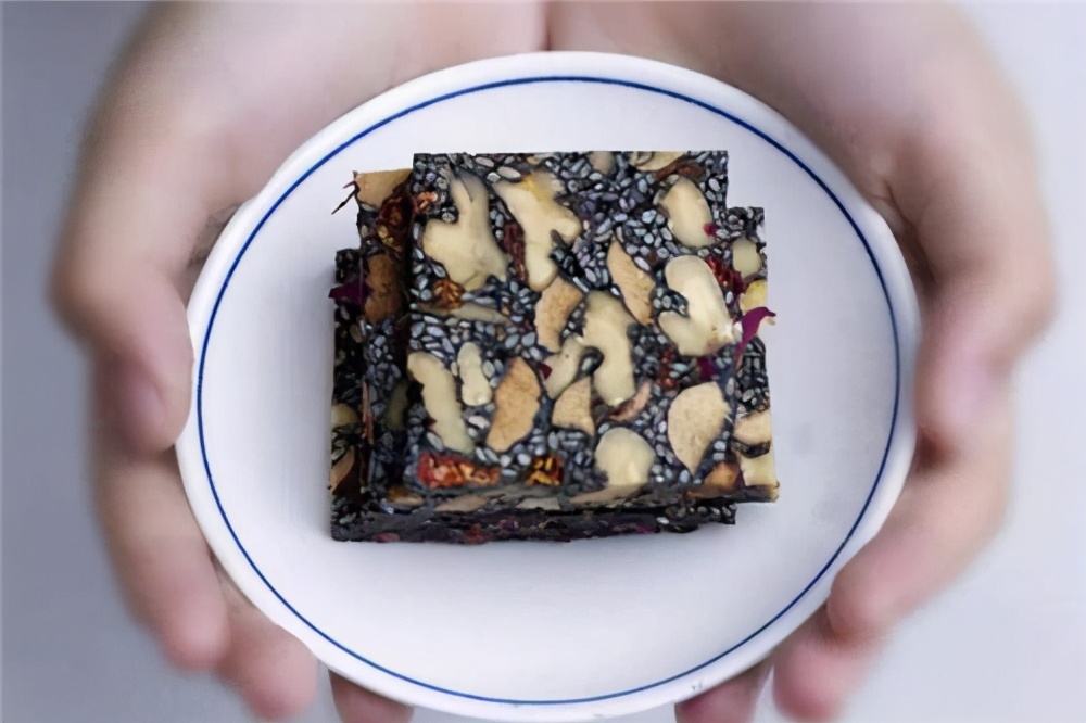 阿胶糕和阿胶有什么区别吗,阿胶糕与阿胶的区别哪个更好吃