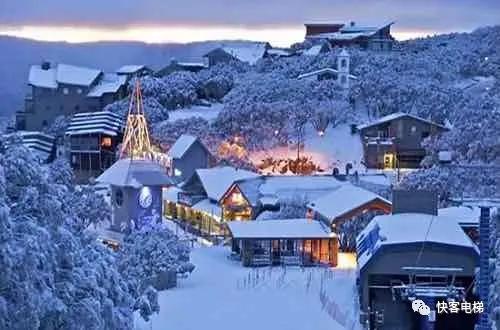 快客为*疆新**冰雪特色小镇提供57台高端客梯