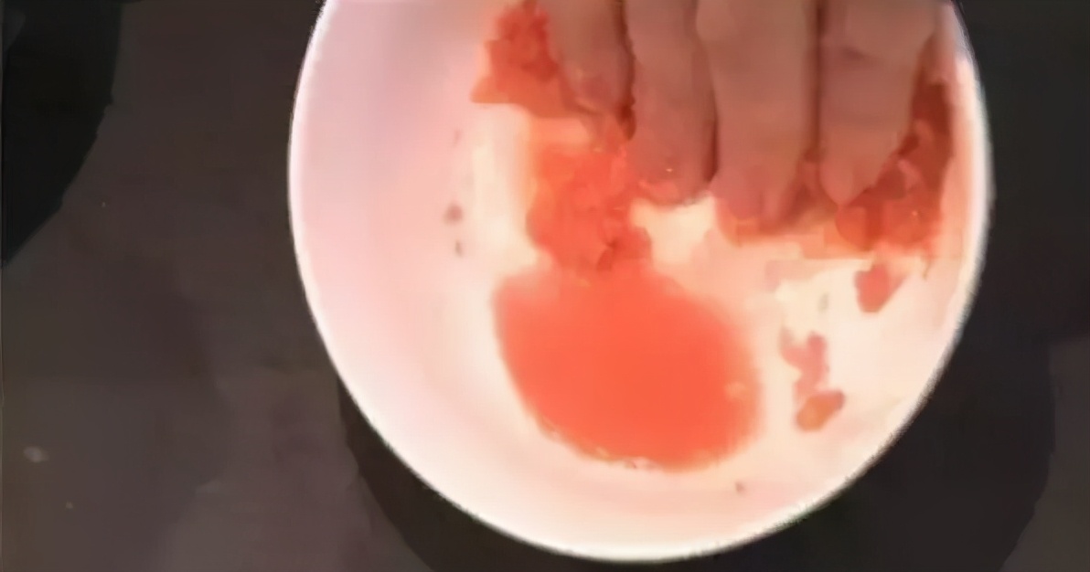 夏季清理床垫的三个步骤,春节打扫床垫