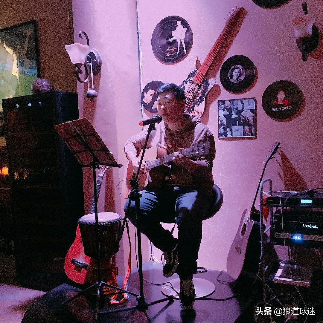 为长安竞技写歌的痴心球迷——毛毛