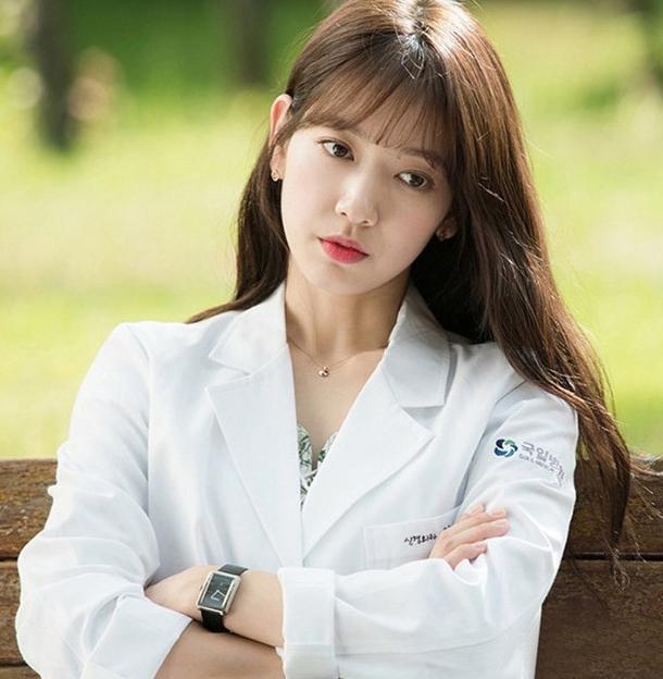 朴信惠黑天鹅项链,朴信惠同款项链