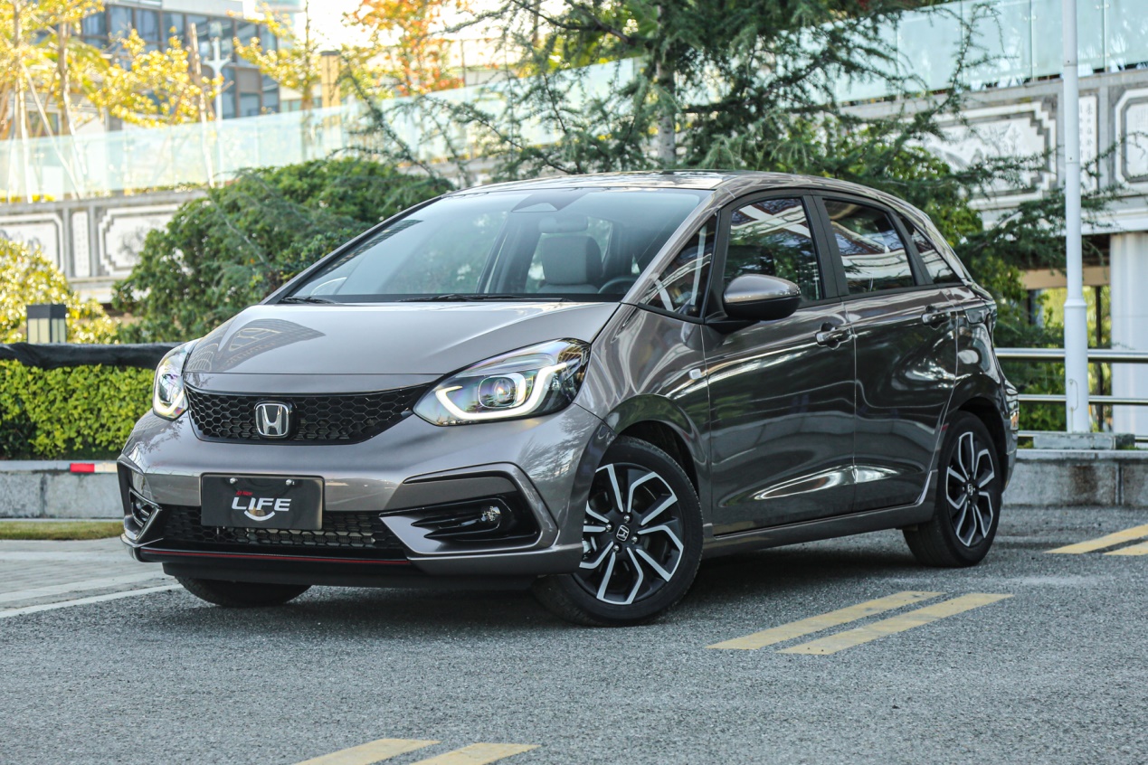 飞度和polo谁更值得买,大众polo2022款和飞度2022谁好