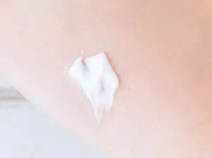 我用空瓶了几十瓶面霜的经验告诉你,谁才是真正的干皮亲妈