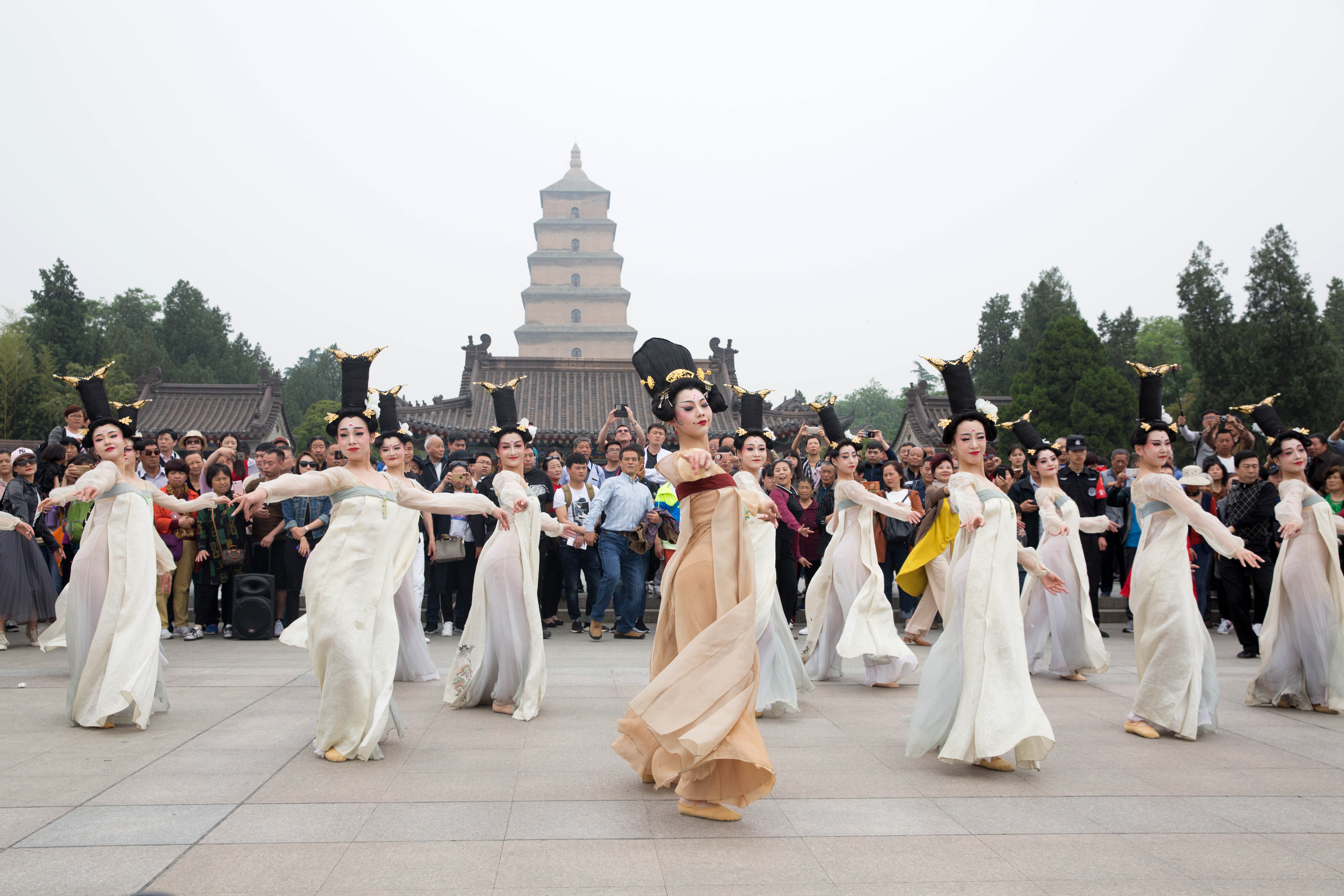 丽人行重庆歌舞团,丽人行西安快闪完整版