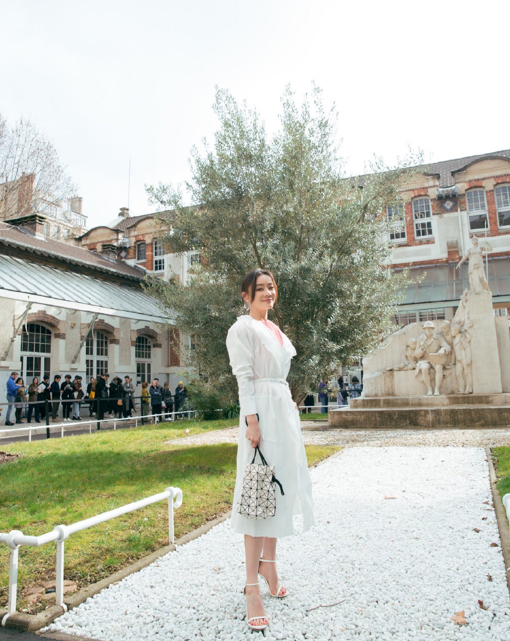 三宅一生的香水与包包,都没有易烊千玺身穿的三宅一生衬衣火!