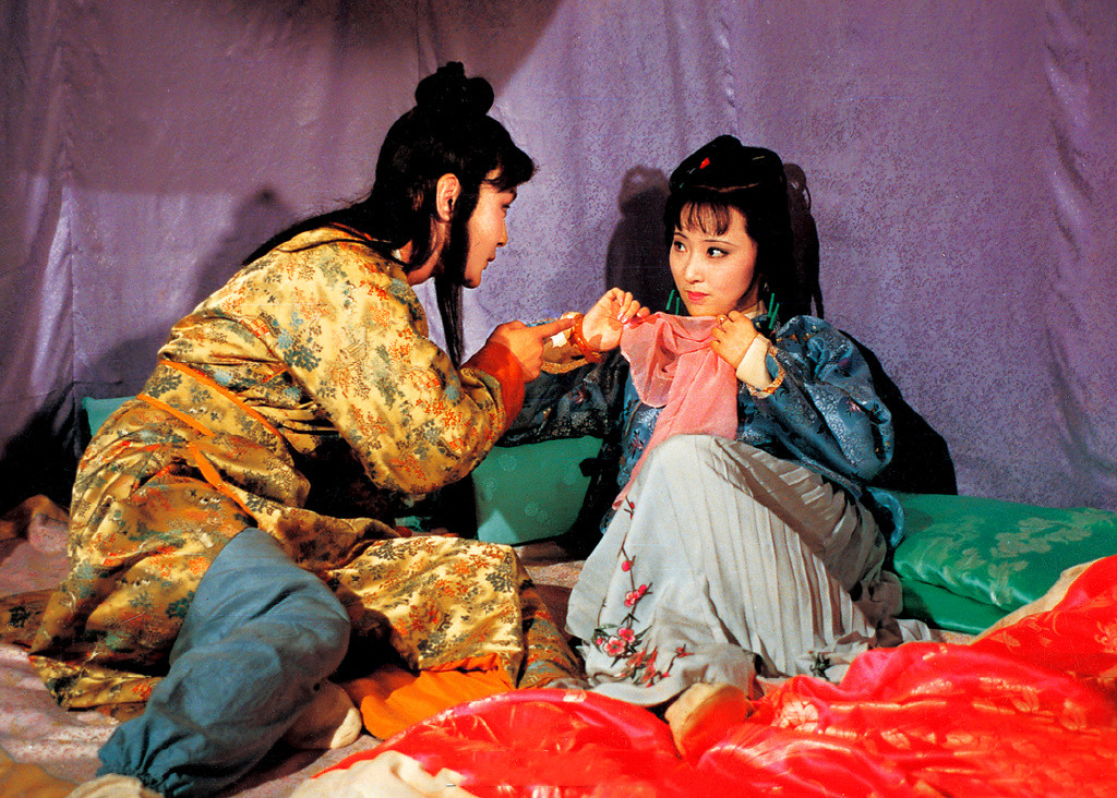 林黛玉和宝钗,林黛玉与薛宝钗谈论宝玉