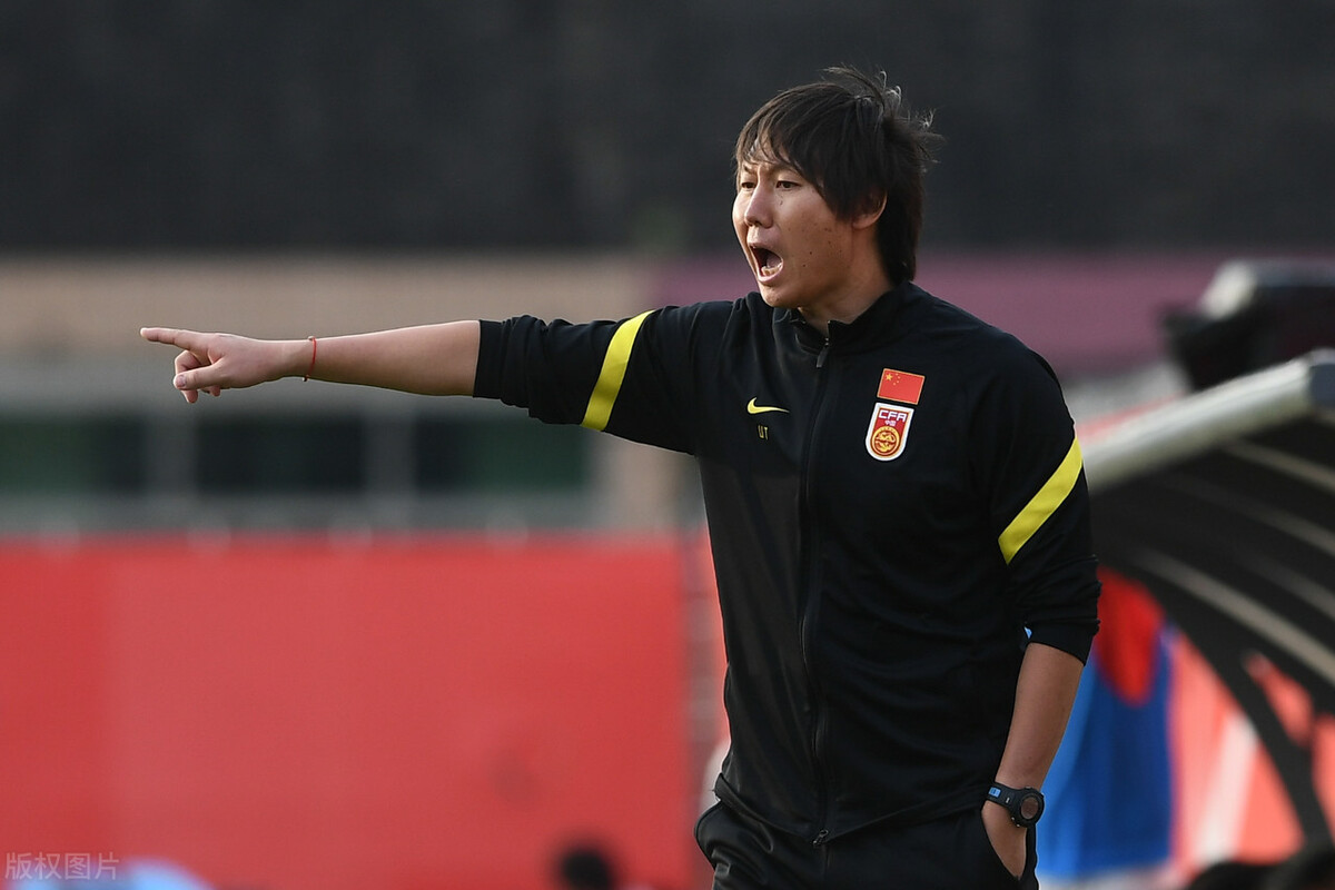 十二强出线已无望，足协却还在等，在等什么？否极泰来或咸鱼翻身