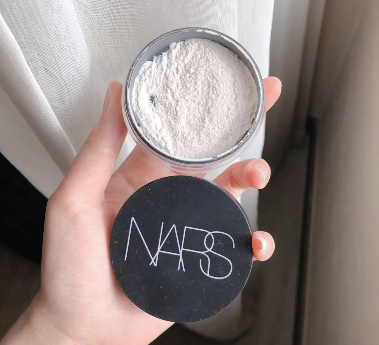 黛珂散粉适合混合皮偏干偏黄吗,黛珂散粉混干皮用哪个色号适合