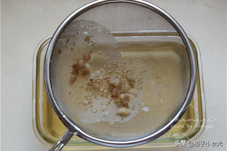 分享奶奶60年熬猪油的方法,老一辈熬猪油的方法