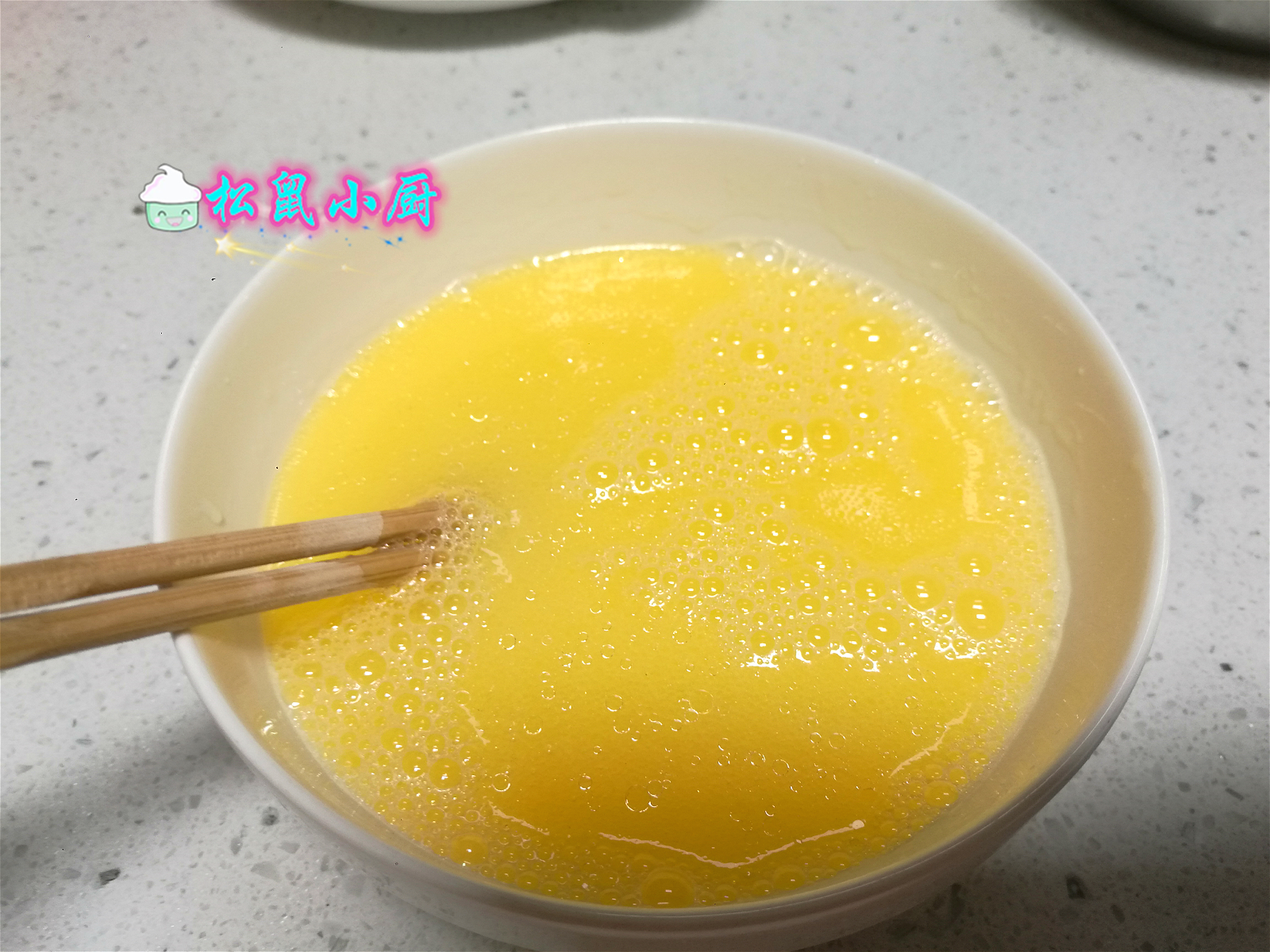 怎么调鸡蛋面粉炸油条好吃,面粉炸酥脆小油条的做法