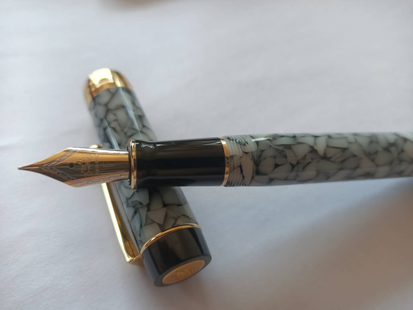 先做出平价钢笔颜值之皇，再做出平价钢笔品控之王，金豪牛逼了