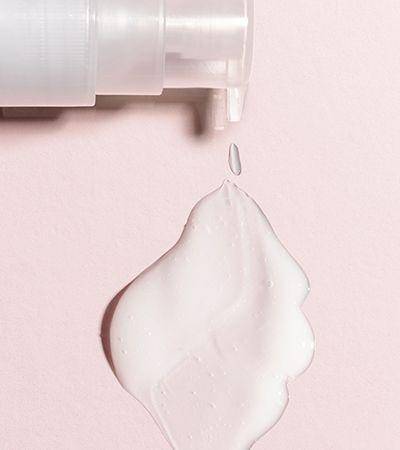 晒后皮肤疼如何快速修复,晒伤后出的晒痕如何处理