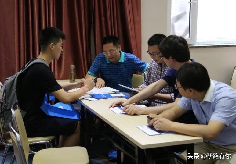 研究生找工作看第一学历吗,找工作不看研究生博士看第一学历