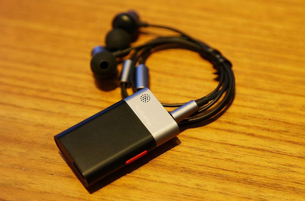 主播专用声卡艾肯,塞宾声卡麦克风评测