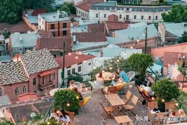 环游世界情侣,环游世界夫妻赚了十个亿