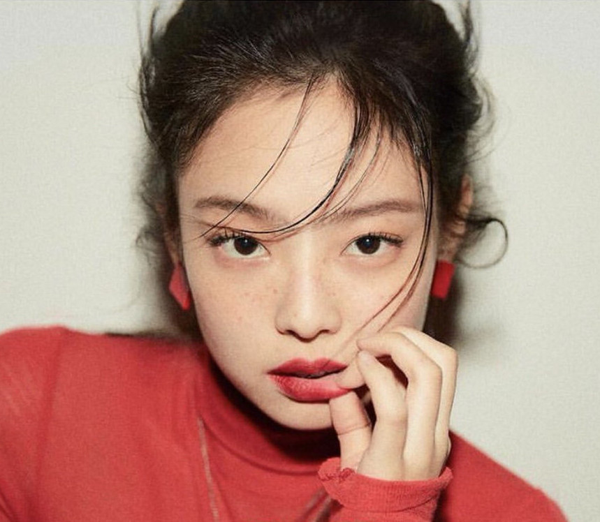 裴珠泫单眼皮妆容,裴珠泫素颜与化妆