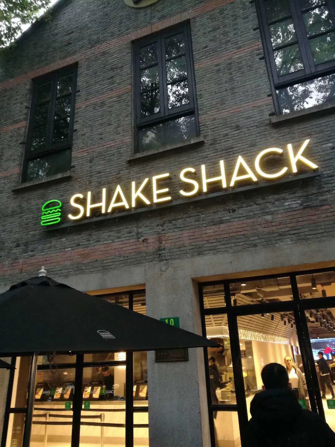 全球有几家肯德基麦当劳汉堡王,中国第一百家肯德基